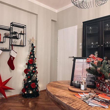 96M2 Of Comfort And Style: 4Bd Apartment In Old Town Bratislava Exteriör bild