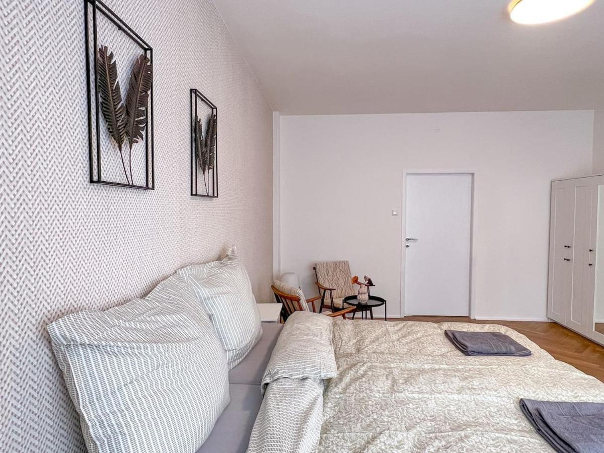 96M2 Of Comfort And Style: 4Bd Apartment In Old Town Bratislava Exteriör bild
