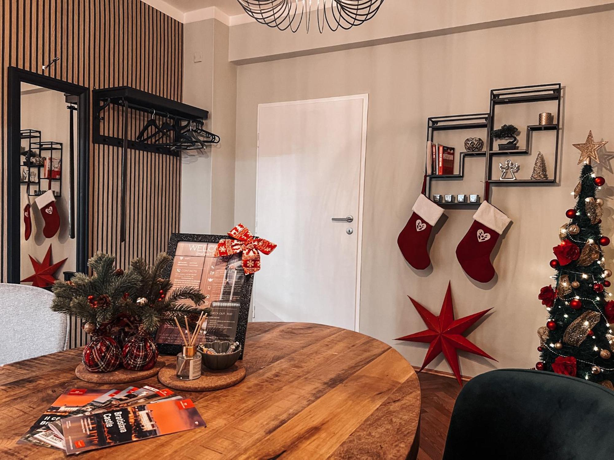 96M2 Of Comfort And Style: 4Bd Apartment In Old Town Bratislava Exteriör bild