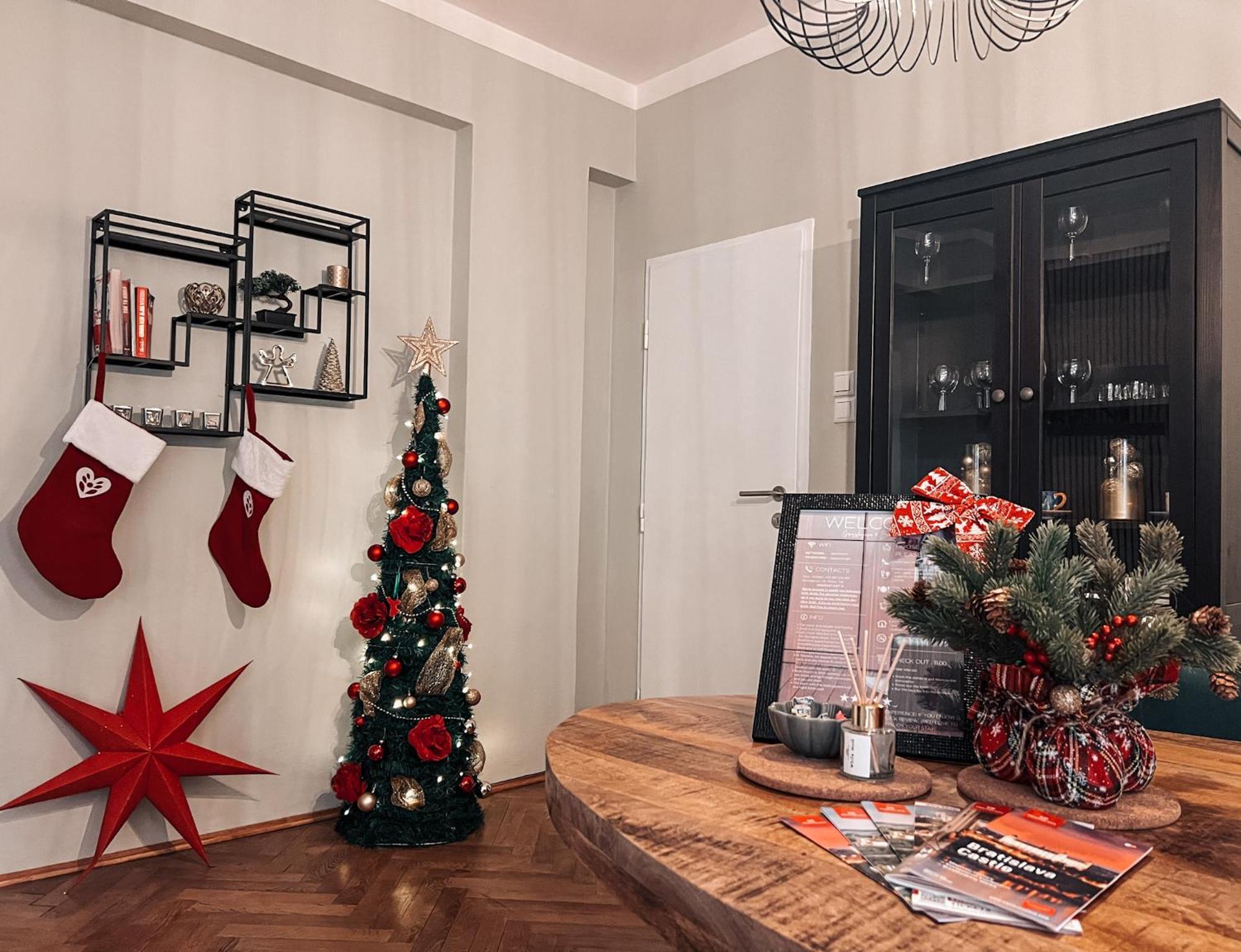 96M2 Of Comfort And Style: 4Bd Apartment In Old Town Bratislava Exteriör bild